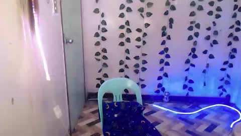 Snapshot of ur_ugly_princess chatting on 8, 3, 2026 chesca online show from 8, 3, 2026