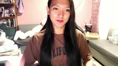 Snapshot of urasian_newra chatting on 14, 2, 2025 NEWRA ALLISON online show from 14, 2, 2025