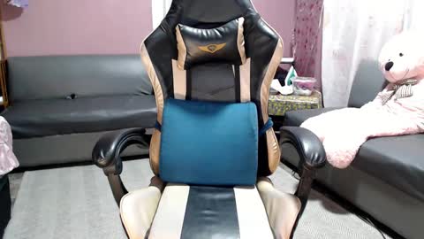 Snapshot of urasian_newra chatting on 23, 2, 2025 NEWRA ALLISON online show from 23, 2, 2025