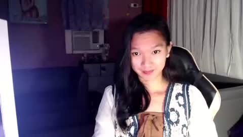 Snapshot of urasian_newra chatting on 9, 10, 2025 NEWRA ALLISON online show from 9, 10, 2025