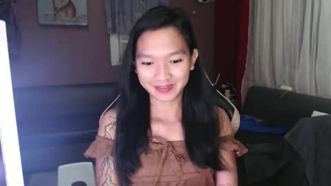 Snapshot of urasian_newra chatting on 18, 10, 2025 NEWRA ALLISON online show from 18, 10, 2025