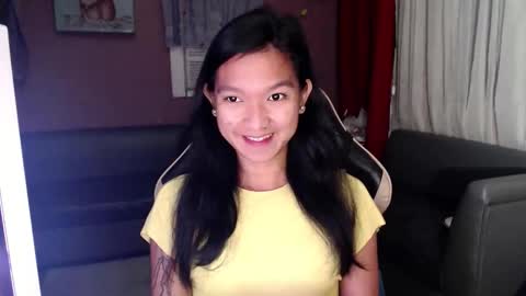 Snapshot of urasian_newra chatting on 28, 10, 2025 NEWRA ALLISON online show from 28, 10, 2025