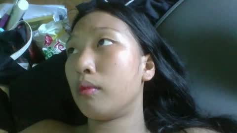 Snapshot of urasiangurl18 chatting on 29, 11, 2025 urasiangurl18 online show from 29, 11, 2025