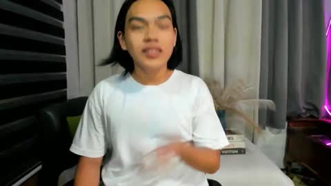 Snapshot of urbambislvt chatting on 15, 4, 2026 urbambislvt online show from 15, 4, 2026