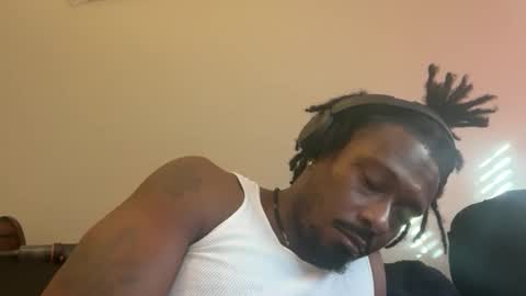 Snapshot of urbandick5 chatting on 21, 10, 2025 urbandick5 online show from 21, 10, 2025