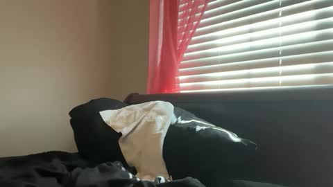 Snapshot of urbandick5 chatting on 25, 10, 2025 urbandick5 online show from 25, 10, 2025