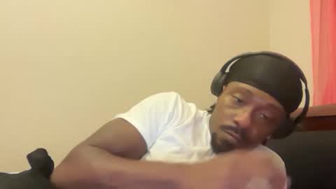 Snapshot of urbandick5 chatting on 2, 11, 2025 urbandick5 online show from 2, 11, 2025