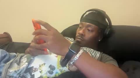 Snapshot of urbandick5 chatting on 11, 11, 2025 urbandick5 online show from 11, 11, 2025