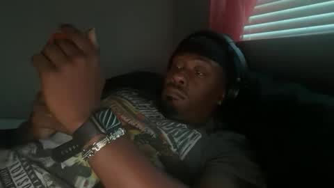 Snapshot of urbandick5 chatting on 11, 11, 2025 urbandick5 online show from 11, 11, 2025