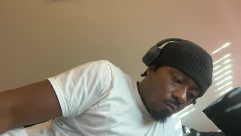 Snapshot of urbandick5 chatting on 13, 11, 2025 urbandick5 online show from 13, 11, 2025