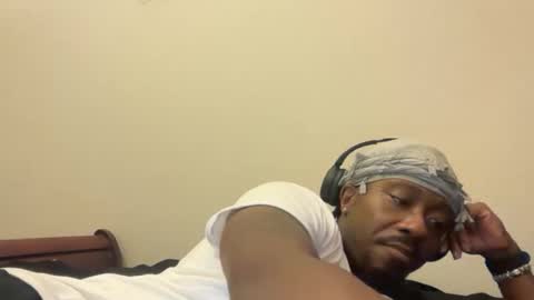 Snapshot of urbandick5 chatting on 25, 11, 2025 urbandick5 online show from 25, 11, 2025