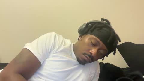 Snapshot of urbandick5 chatting on 28, 11, 2025 urbandick5 online show from 28, 11, 2025