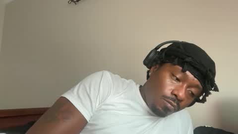 Snapshot of urbandick5 chatting on 28, 11, 2025 urbandick5 online show from 28, 11, 2025