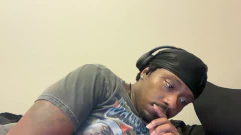 Snapshot of urbandick5 chatting on 1, 12, 2025 urbandick5 online show from 1, 12, 2025