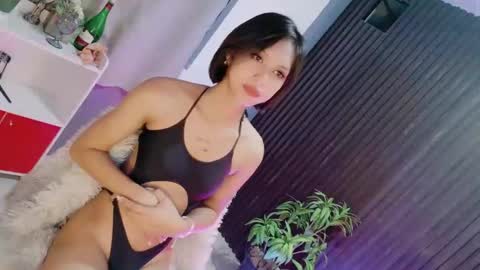 Snapshot of urfavouriteaddiction chatting on 5, 3, 2026 Rianne online show from 5, 3, 2026