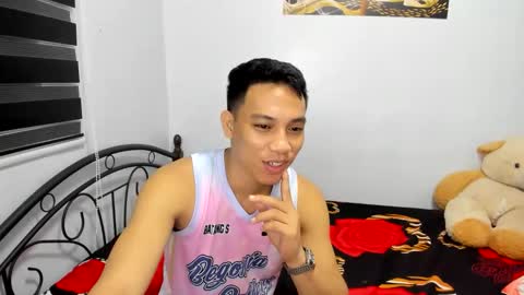 urfucker_vinz online show from 7, 4, 2026