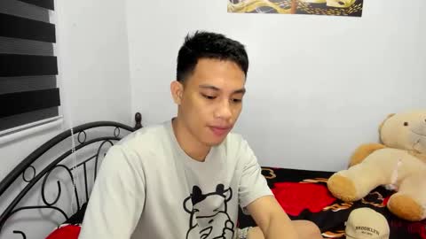 urfucker_vinz online show from 8, 4, 2026