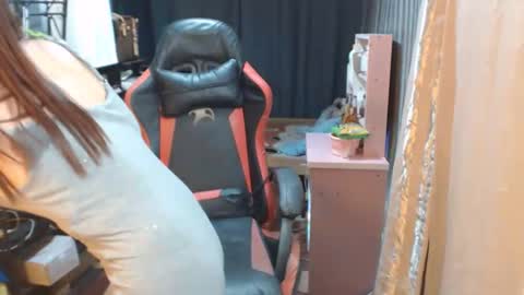 Snapshot of urlovelychinita chatting on 17, 10, 2025 urlovelychinita online show from 17, 10, 2025