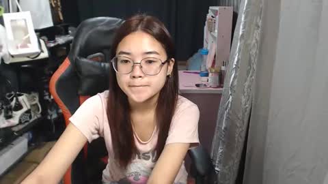 Snapshot of urlovelychinita chatting on 29, 10, 2025 urlovelychinita online show from 29, 10, 2025