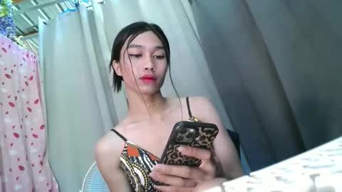 urloverjasmine_xx online show from 29, 4, 2026