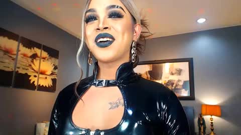 UrMajestyTyra online show from 31, 1, 2025