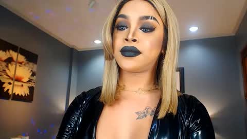 UrMajestyTyra online show from 4, 2, 2025