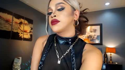 UrMajestyTyra online show from 27, 2, 2025