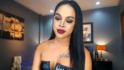 UrMajestyTyra online show from 5, 3, 2025