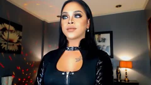 UrMajestyTyra online show from 17, 9, 2025