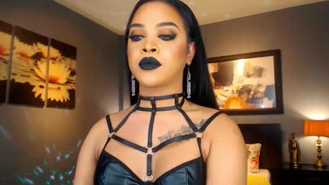 UrMajestyTyra online show from 25, 3, 2026