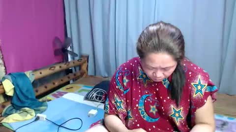Snapshot of urpinay_singlemother chatting on 1, 5, 2026 urpinay_singlemother online show from 1, 5, 2026