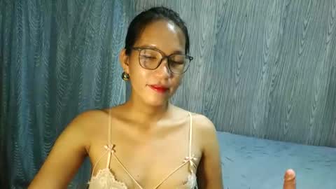 queen julia not into CHEAPGUY online show from 10, 4, 2026