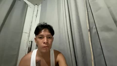 Snapshot of urpinoyasianx chatting on 2, 4, 2026 Mel online show from 2, 4, 2026