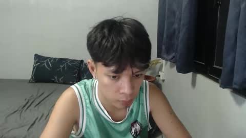 Snapshot of urpinoyasianx chatting on 27, 5, 2026 Mel online show from 27, 5, 2026
