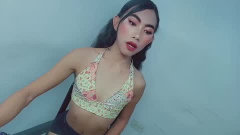 urpretty_mistake online show from 4, 2, 2026