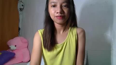Snapshot of urshamegirl4you chatting on 26, 4, 2026 Your LUNA online show from 26, 4, 2026