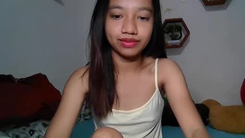 Snapshot of urshamegirl4you chatting on 1, 5, 2026 Your LUNA online show from 1, 5, 2026