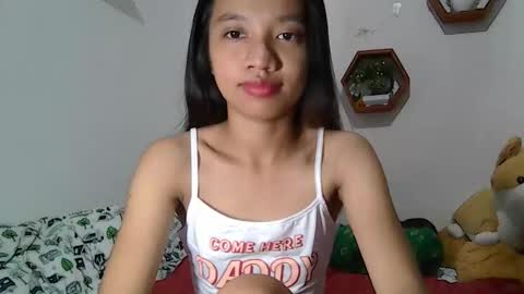 Snapshot of urshamegirl4you chatting on 15, 5, 2026 Your LUNA online show from 15, 5, 2026