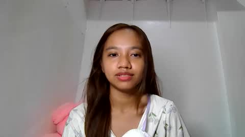 Snapshot of urshamegirl4you chatting on 7, 6, 2026 Your LUNA online show from 7, 6, 2026