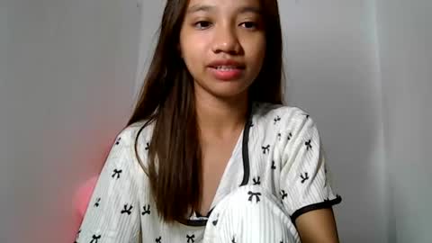 Snapshot of urshamegirl4you chatting on 13, 6, 2026 Your LUNA online show from 13, 6, 2026