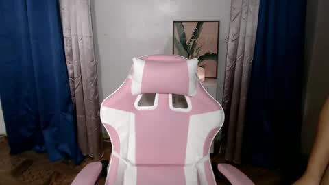 ursweet_zeviixx online show from 28, 1, 2025