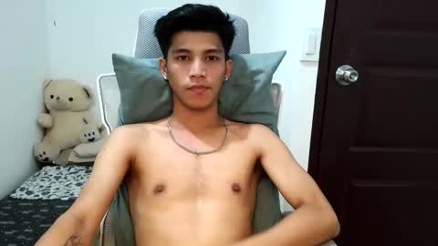 ursweetie_boy online show from 14, 4, 2026