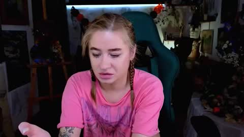 Leila online show from 28, 10, 2025