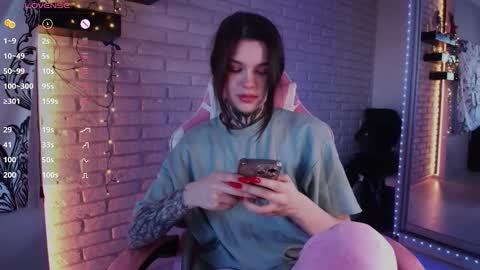 Snapshot of uwu_eva chatting on 8, 1, 2025 Eva online show from 8, 1, 2025