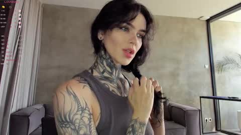 Snapshot of uwu_eva chatting on 17, 10, 2025 Eva online show from 17, 10, 2025