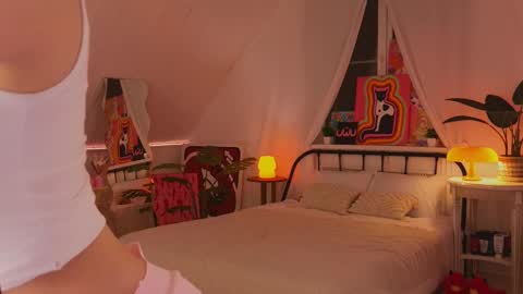 Anika On vacation online show from 9, 2, 2025