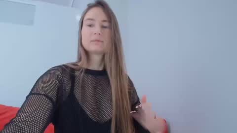 Snapshot of va_len_sea_ya chatting on 7, 3, 2025 Valensiya online show from 7, 3, 2025