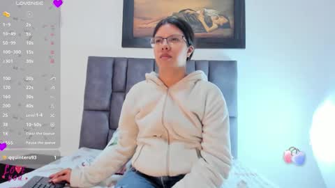 Snapshot of vahiolet_smith chatting on 9, 5, 2026 Vahiolet smith online show from 9, 5, 2026