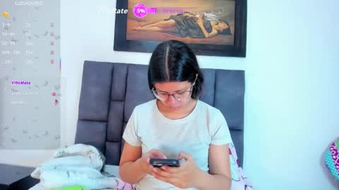 Snapshot of vahiolet_smith chatting on 27, 5, 2026 Vahiolet smith online show from 27, 5, 2026