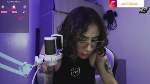 Snapshot of vainilla_l chatting on 4, 10, 2025 Vainilla Independent model online show from 4, 10, 2025
